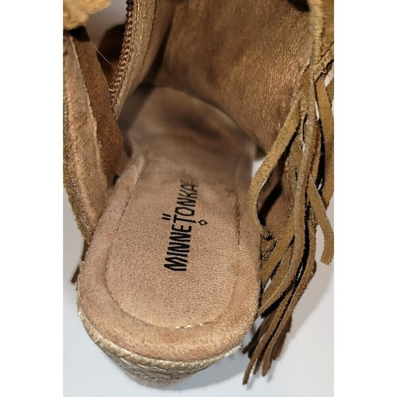 Minnetonka Suede Wedges - Size 9 - Picture 9 of 10